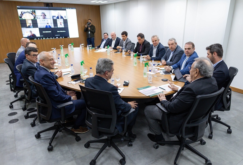 CNA e representantes da agroindústria retomam discussões no Foniagro