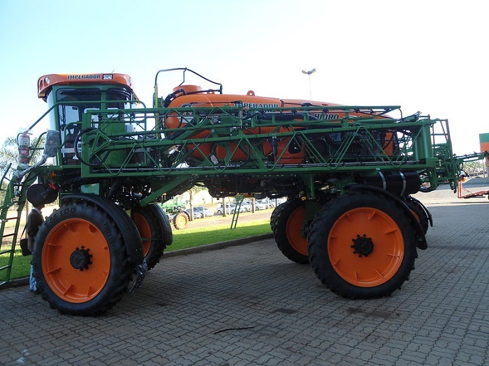 Tratores: qualificação gratuita do Senar possibilita oportunidade de emprego