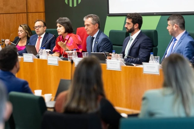 Comissão Nacional de Relações do Trabalho e Previdência Social se reúne em Brasília