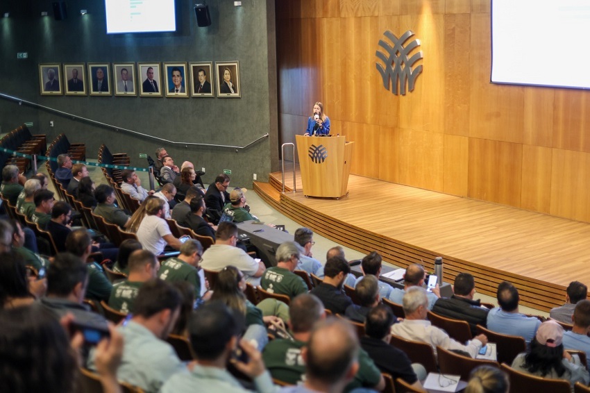 CNA reúne produtores integrados e lideranças no Encontro Nacional das Cadecs
