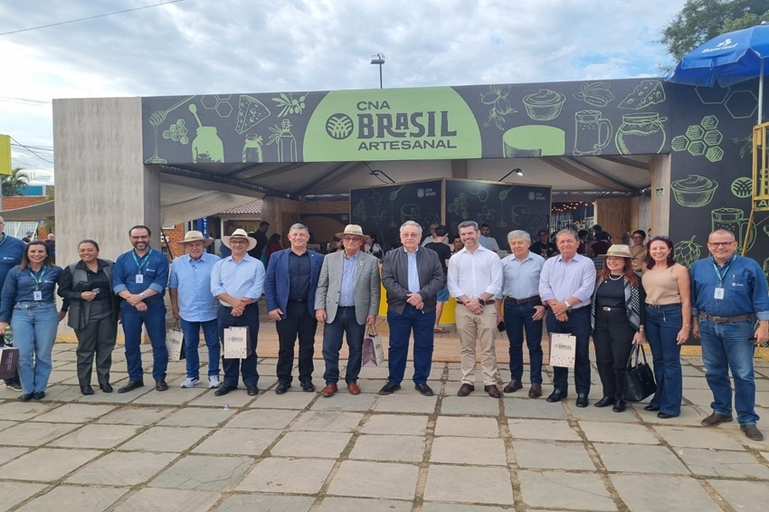 Presidente da CNA visita Expointer