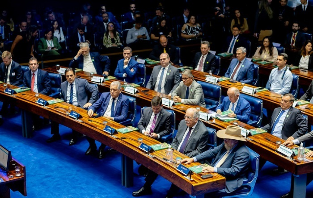 Parlamentares e presidentes de federações estaduais de agricultura participam da solenidade