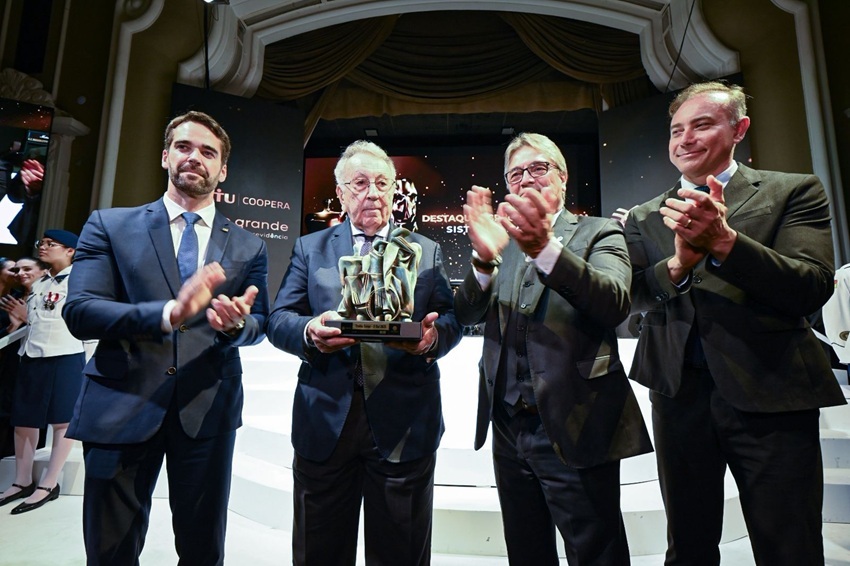 João Martins durante entrega do Troféu Senar O Sul. Foto: Emerson Foguinho/Farsul
